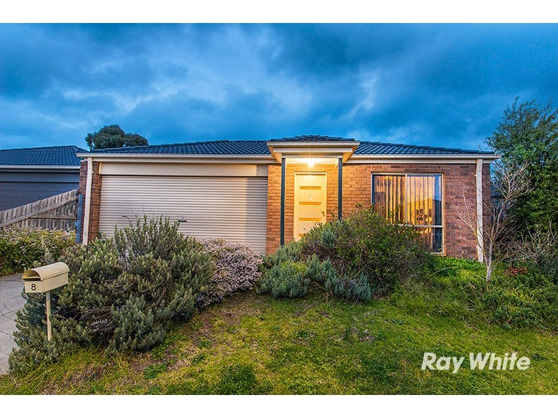 8 Bellbrae Crescent, Cranbourne West VIC 3977