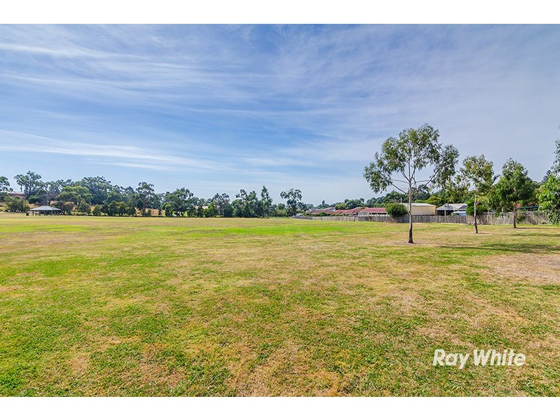18 McGill Court, Pakenham VIC 3810