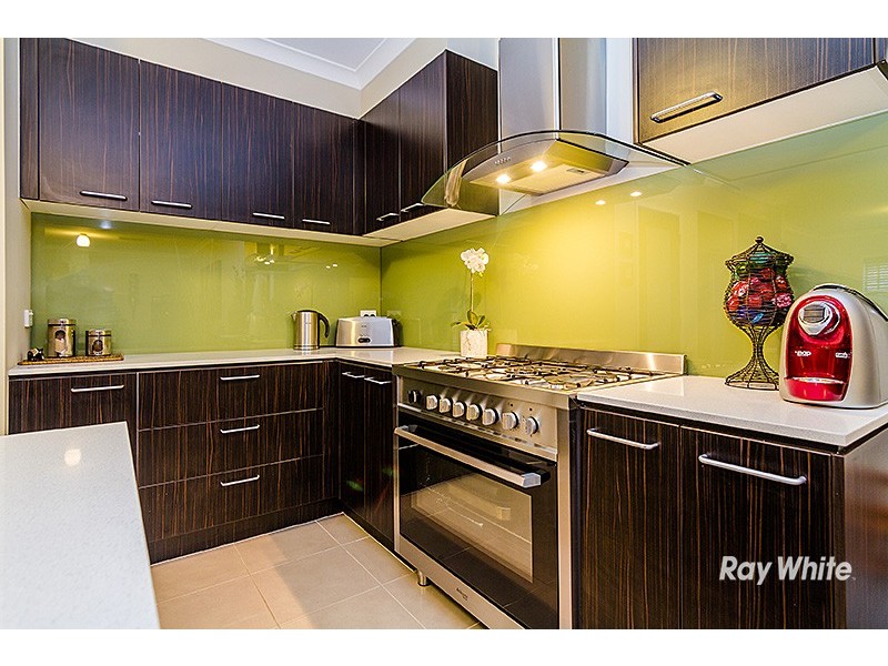 4 Gladiolus Circuit, Cranbourne North VIC 3977