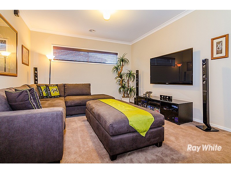 4 Gladiolus Circuit, Cranbourne North VIC 3977