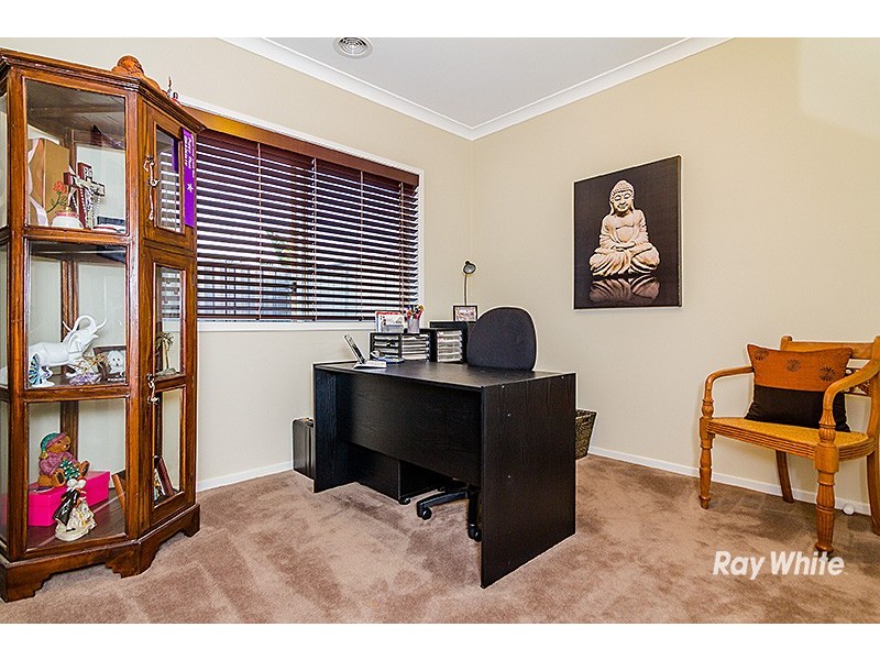 4 Gladiolus Circuit, Cranbourne North VIC 3977