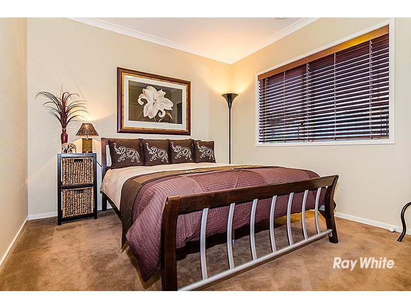 4 Gladiolus Circuit, Cranbourne North VIC 3977