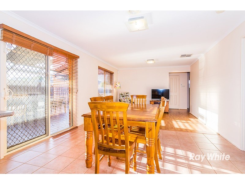 12 Butterwick Terrace, Cranbourne East VIC 3977
