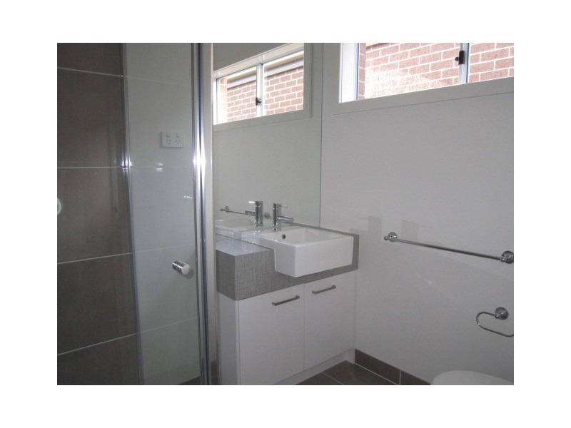 7 Connewarra Crescent, Clyde North VIC 3978