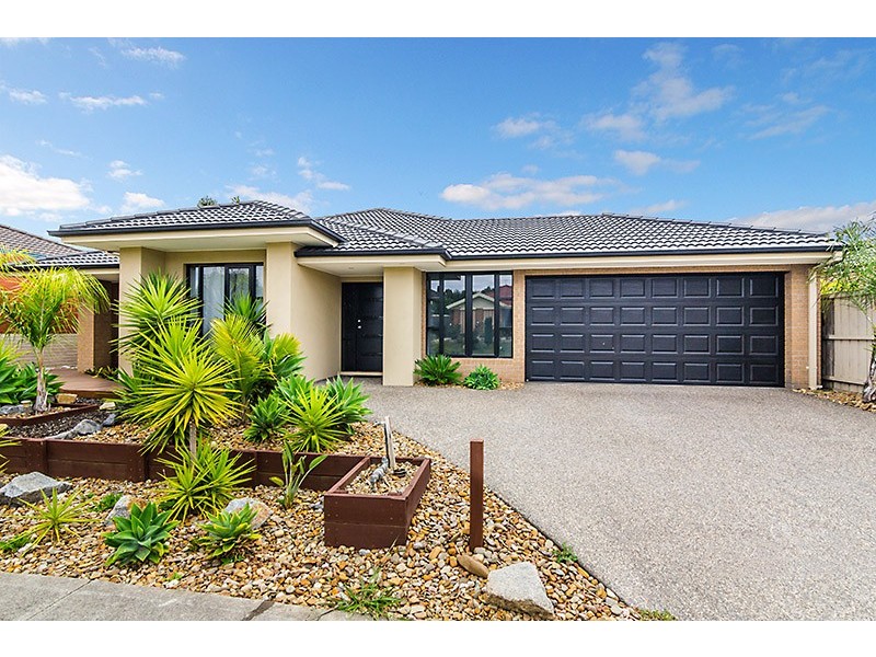 33 Eucumbene Drive, Berwick VIC 3806