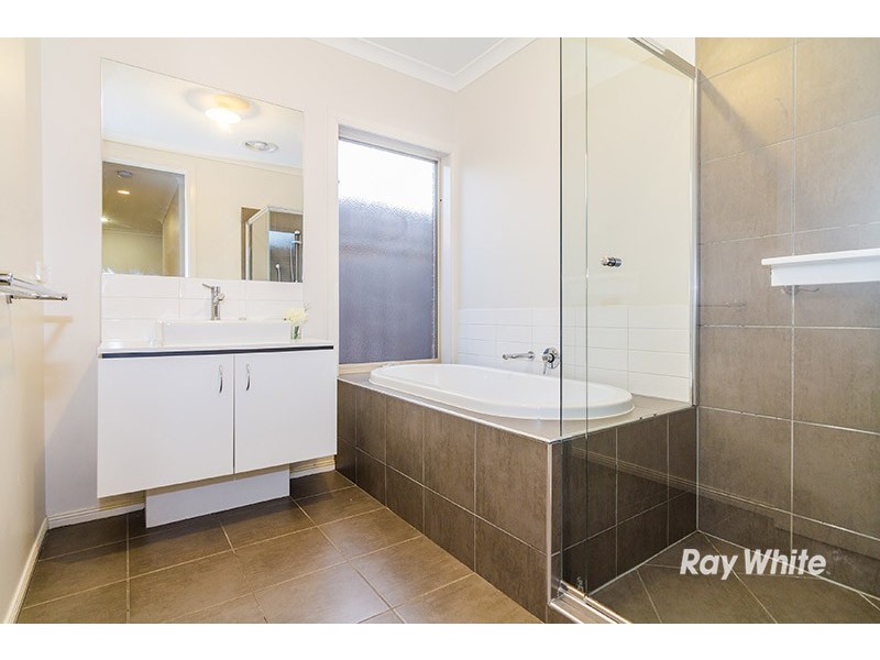 3 Island Circuit, Lyndhurst VIC 3975