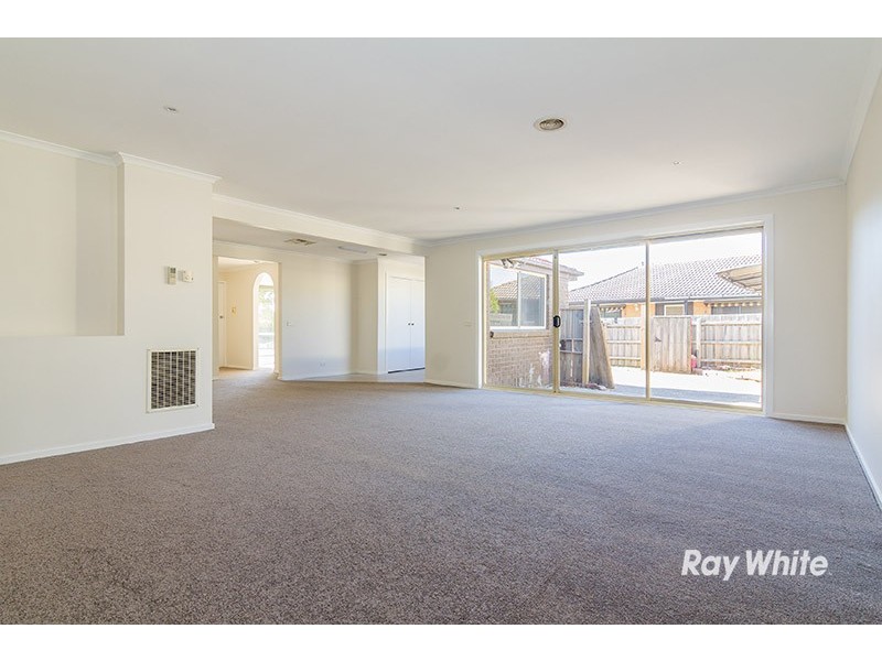 10 Gregory Court, Cranbourne North VIC 3977