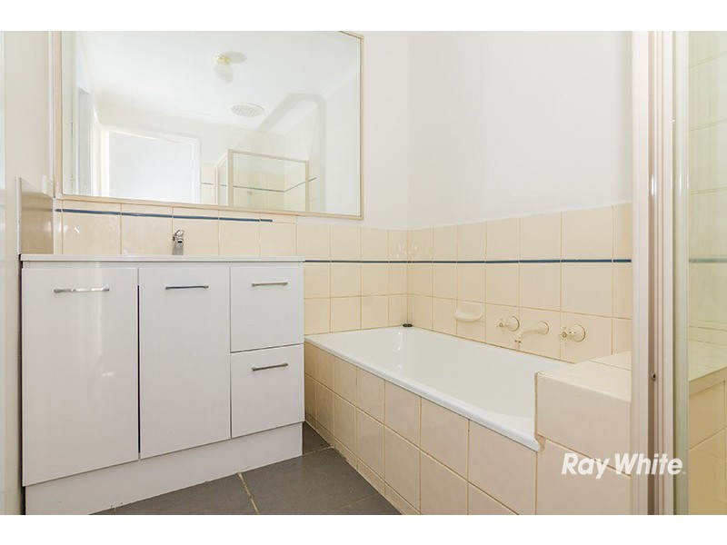 10 Gregory Court, Cranbourne North VIC 3977