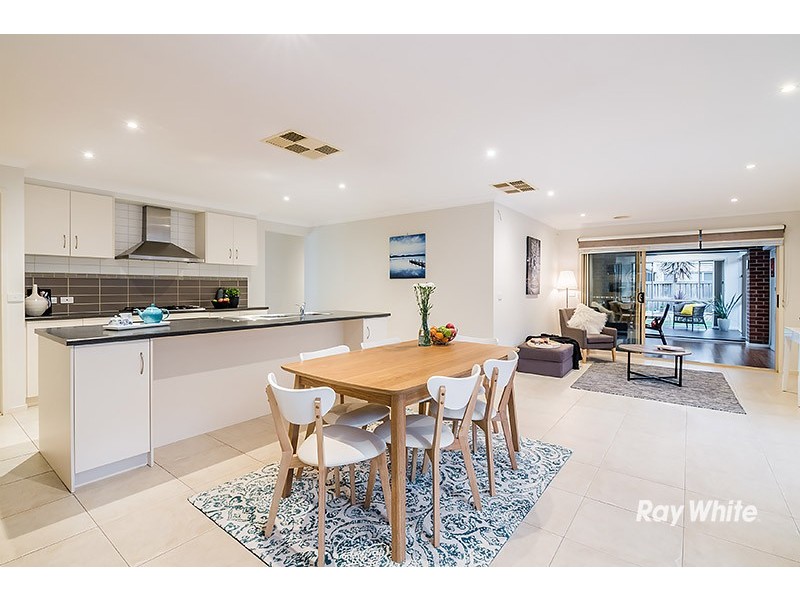 13 Tea Tree Court, Lyndhurst VIC 3975