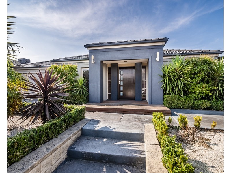 12 Alpine Heath Way, Lyndhurst VIC 3975