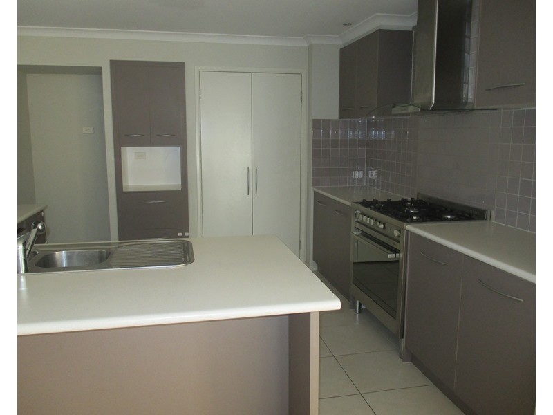 12 Alpine Heath Way, Lyndhurst VIC 3975