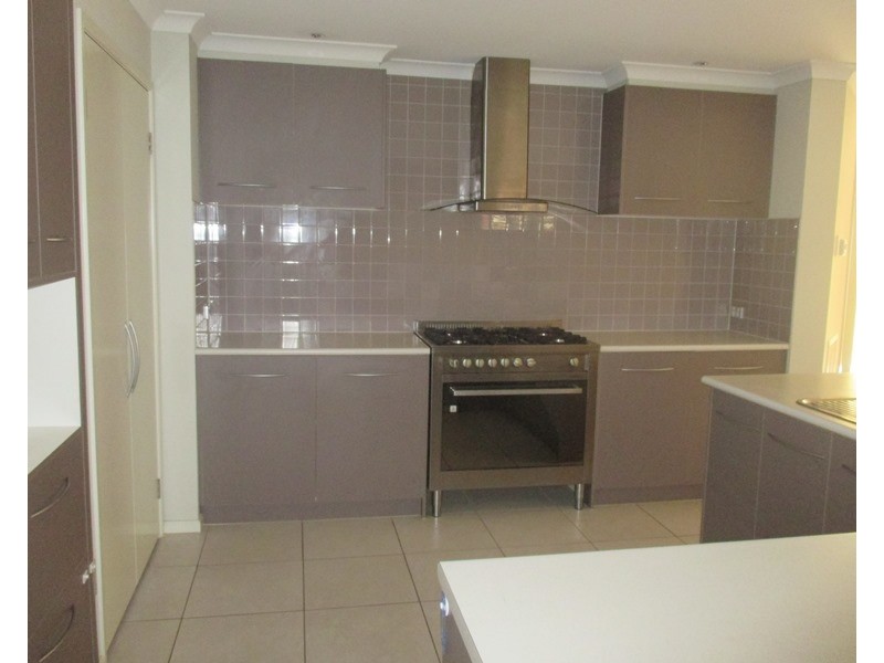 12 Alpine Heath Way, Lyndhurst VIC 3975