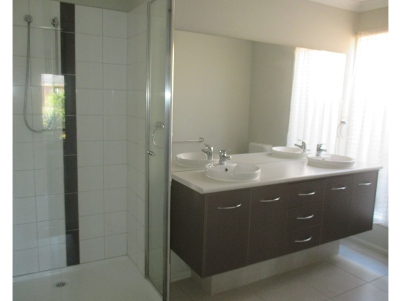 12 Alpine Heath Way, Lyndhurst VIC 3975