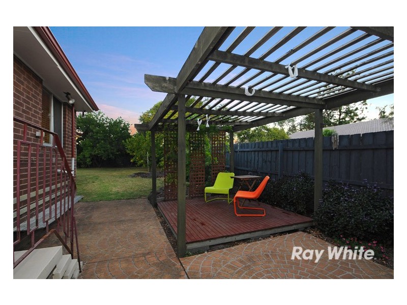 16 Hovell Court, Cranbourne VIC 3977