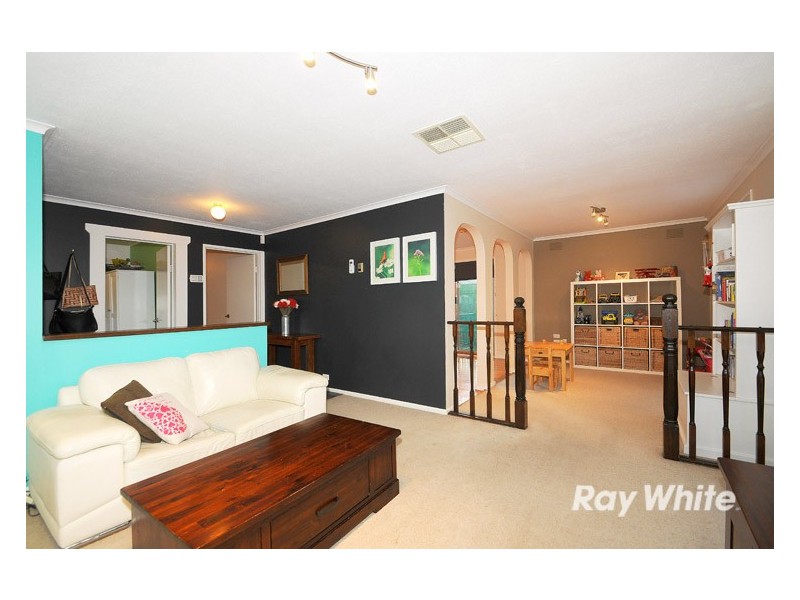 16 Hovell Court, Cranbourne VIC 3977