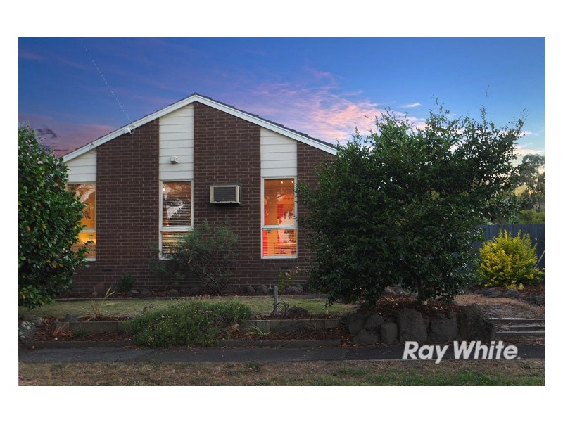 16 Hovell Court, Cranbourne VIC 3977