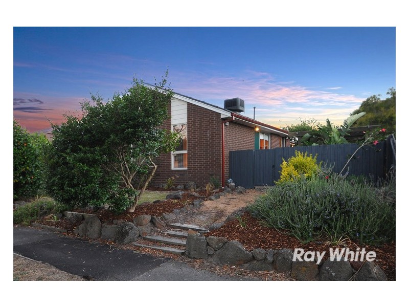 16 Hovell Court, Cranbourne VIC 3977