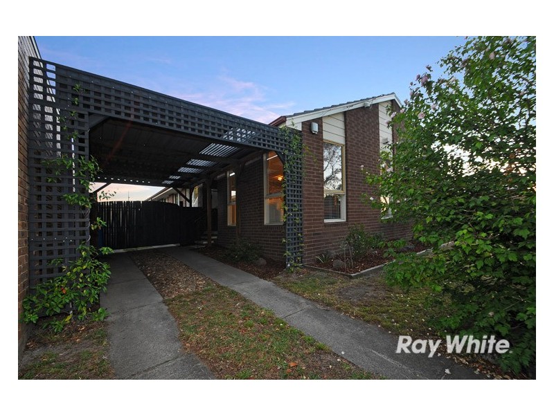 16 Hovell Court, Cranbourne VIC 3977