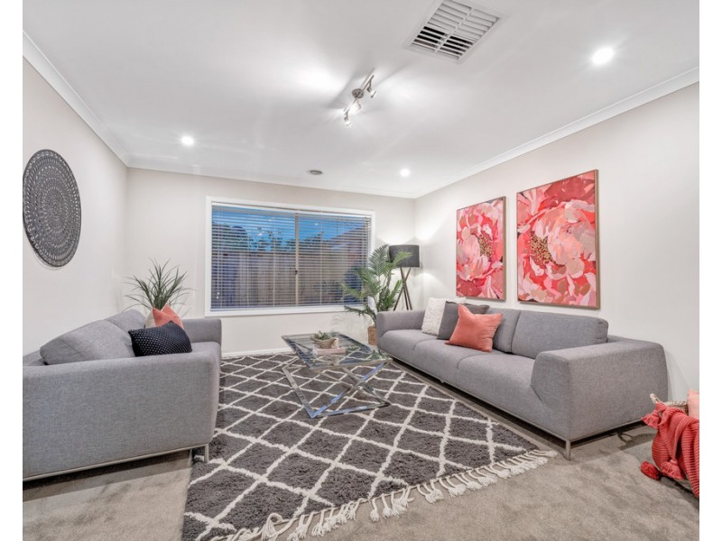 3 Yellowgum Avenue, Lyndhurst VIC 3975