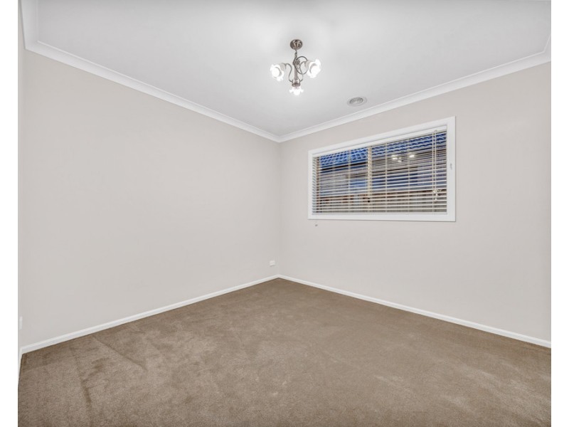 3 Yellowgum Avenue, Lyndhurst VIC 3975