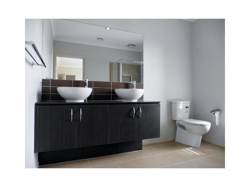 129 Boland Drive, Lyndhurst VIC 3975