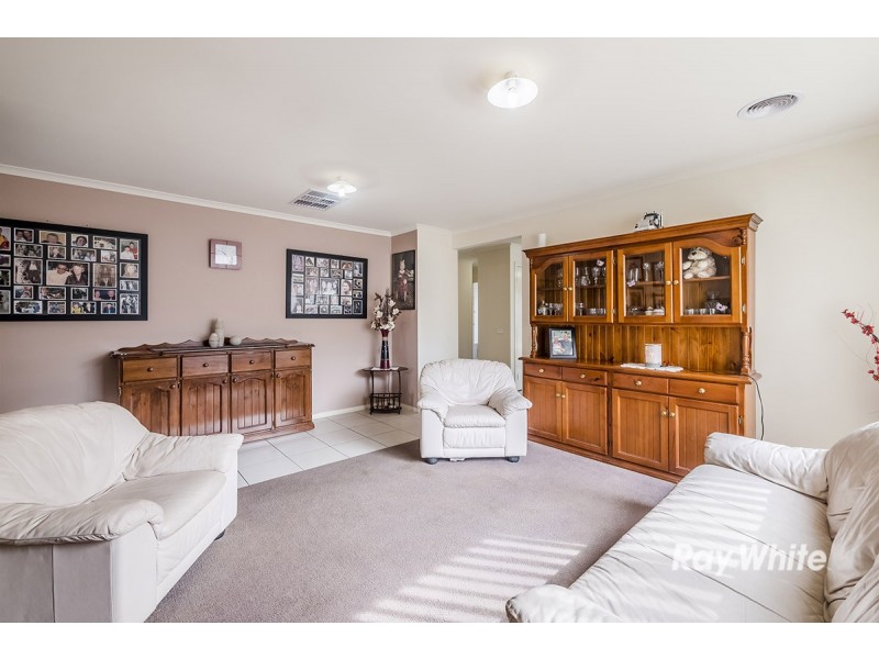 12 Carnavon Street, Cranbourne East VIC 3977