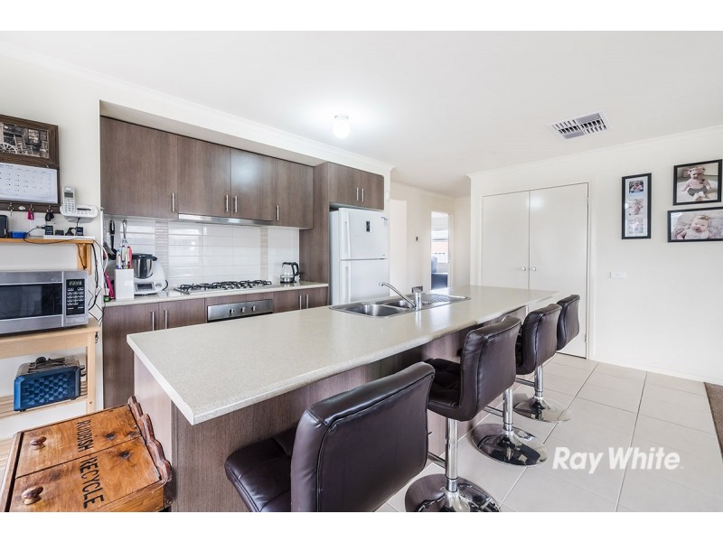 12 Carnavon Street, Cranbourne East VIC 3977