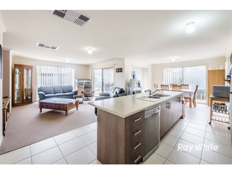 12 Carnavon Street, Cranbourne East VIC 3977