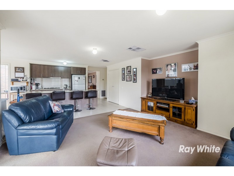 12 Carnavon Street, Cranbourne East VIC 3977