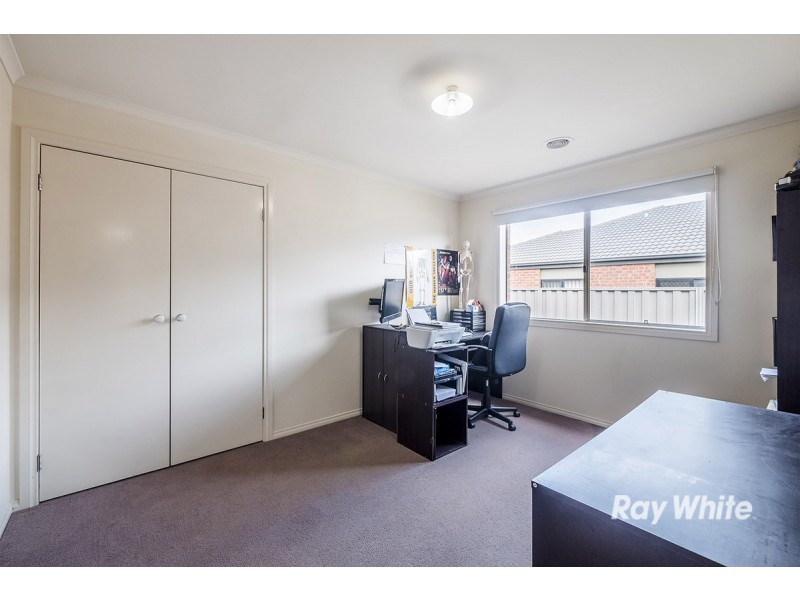 12 Carnavon Street, Cranbourne East VIC 3977