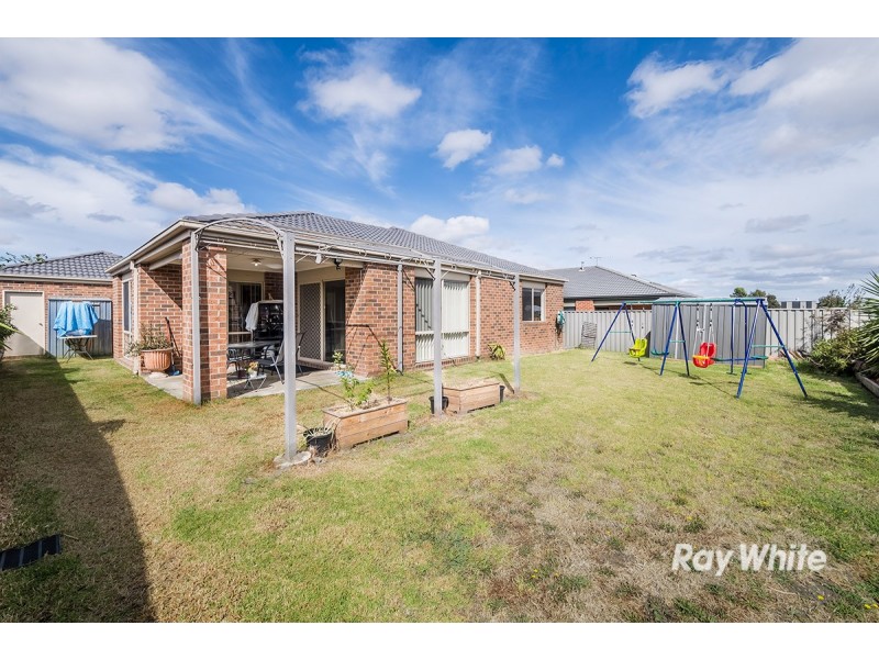 12 Carnavon Street, Cranbourne East VIC 3977