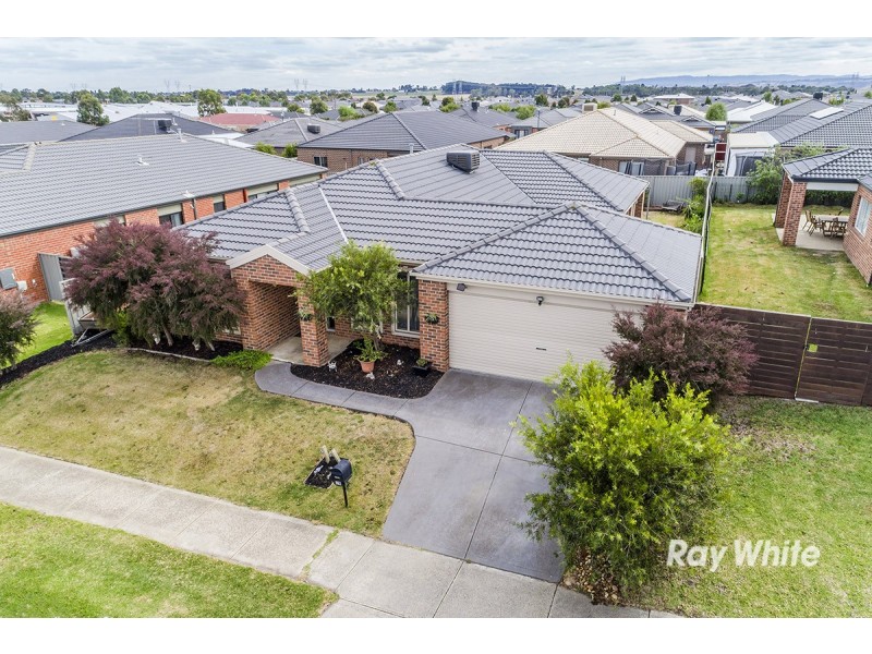 12 Carnavon Street, Cranbourne East VIC 3977