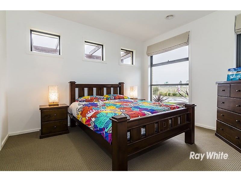 88 Glenelg Street, Clyde North VIC 3978