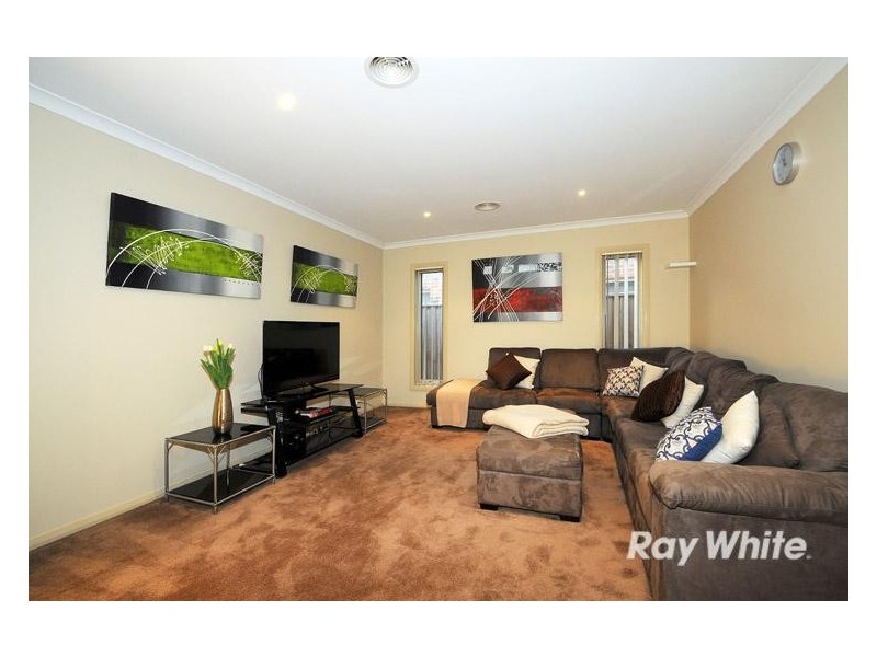67 Bluemist Circuit, Lyndhurst VIC 3975