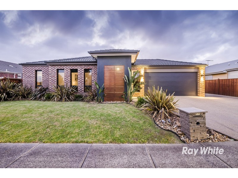 11 Dan Morgan Drive, Cranbourne East VIC 3977