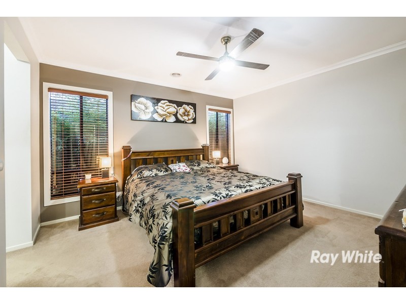 11 Dan Morgan Drive, Cranbourne East VIC 3977