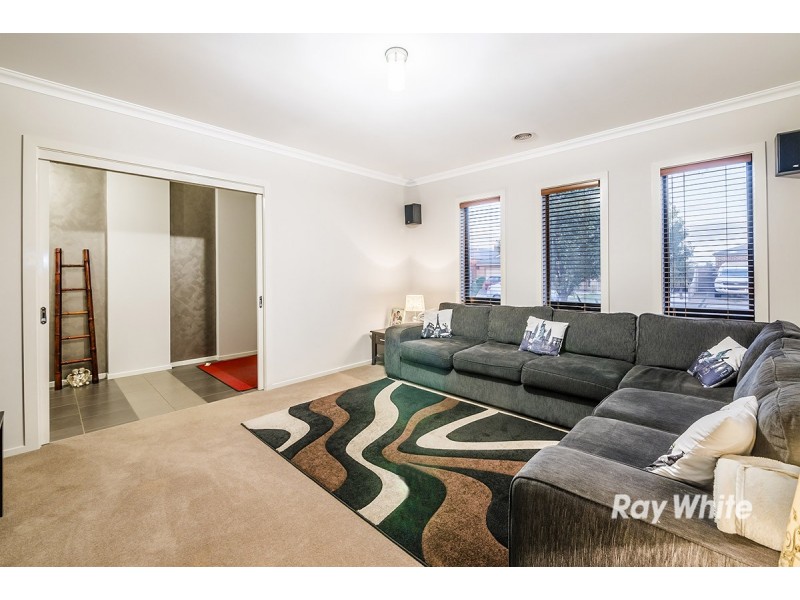 11 Dan Morgan Drive, Cranbourne East VIC 3977