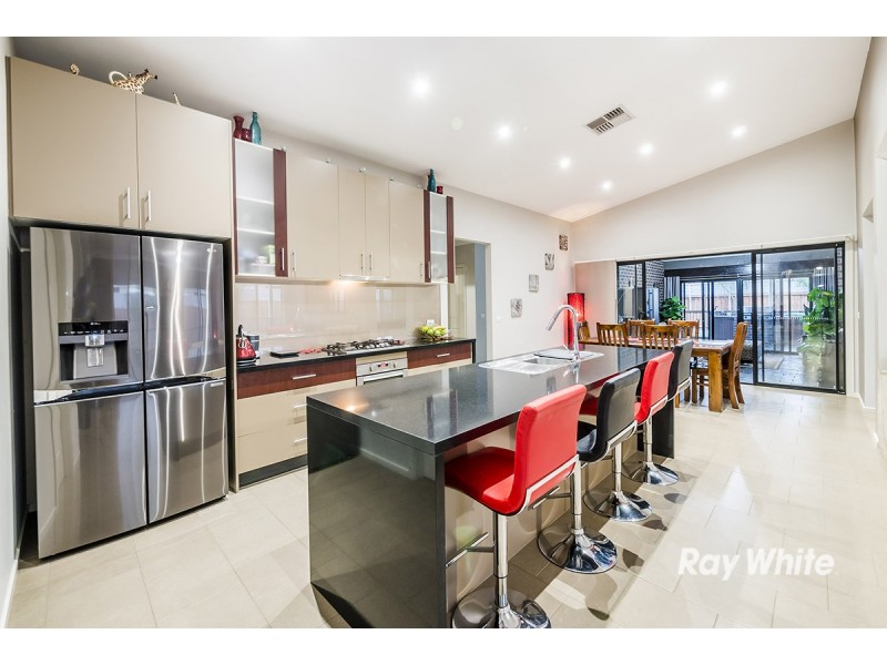 11 Dan Morgan Drive, Cranbourne East VIC 3977