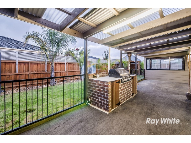 11 Dan Morgan Drive, Cranbourne East VIC 3977