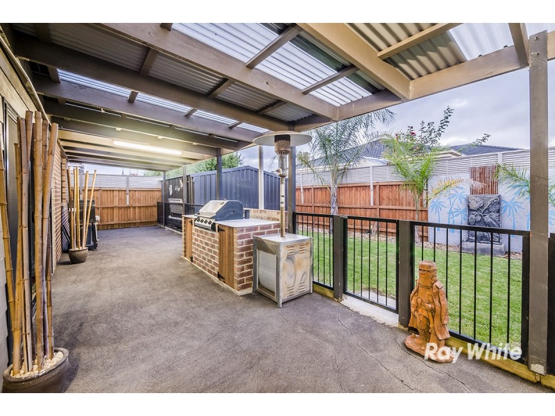 11 Dan Morgan Drive, Cranbourne East VIC 3977