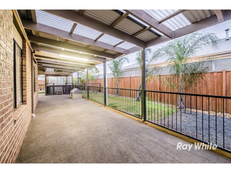 11 Dan Morgan Drive, Cranbourne East VIC 3977