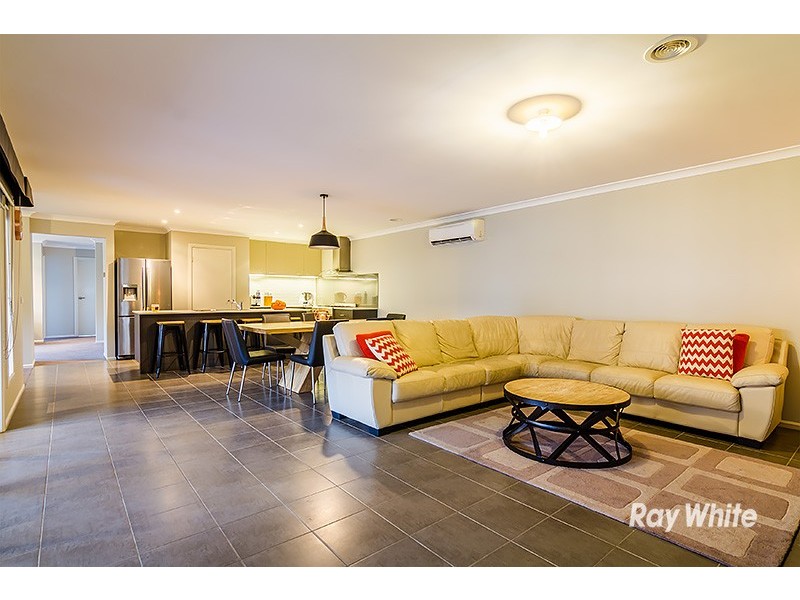 21 Wild Scotchman Way, Cranbourne East VIC 3977