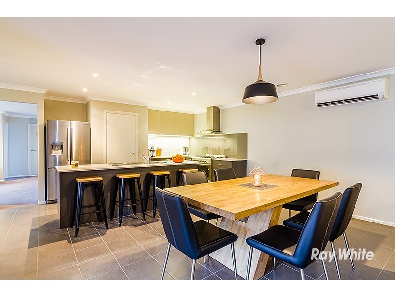 21 Wild Scotchman Way, Cranbourne East VIC 3977