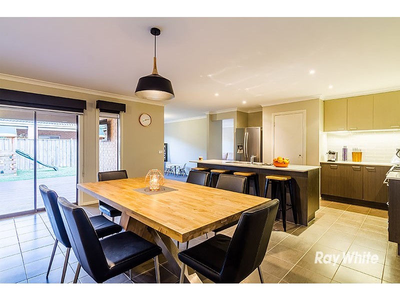 21 Wild Scotchman Way, Cranbourne East VIC 3977