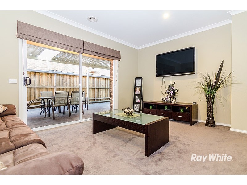 6 Hugden Road, Lyndhurst VIC 3975