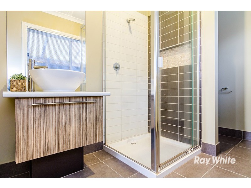 6 Hugden Road, Lyndhurst VIC 3975