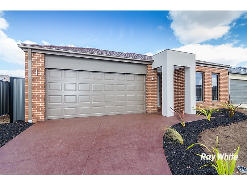 3 Dream Avenue, Clyde North VIC 3978