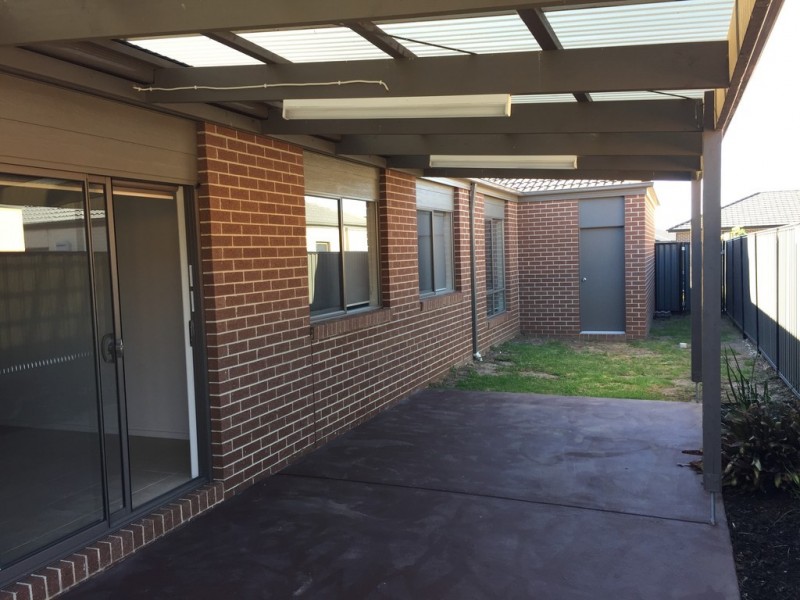 3 Dream Avenue, Clyde North VIC 3978