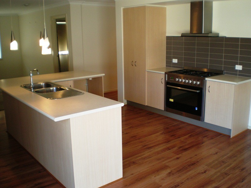 31 Thurvaston Cresent, Clyde North VIC 3978