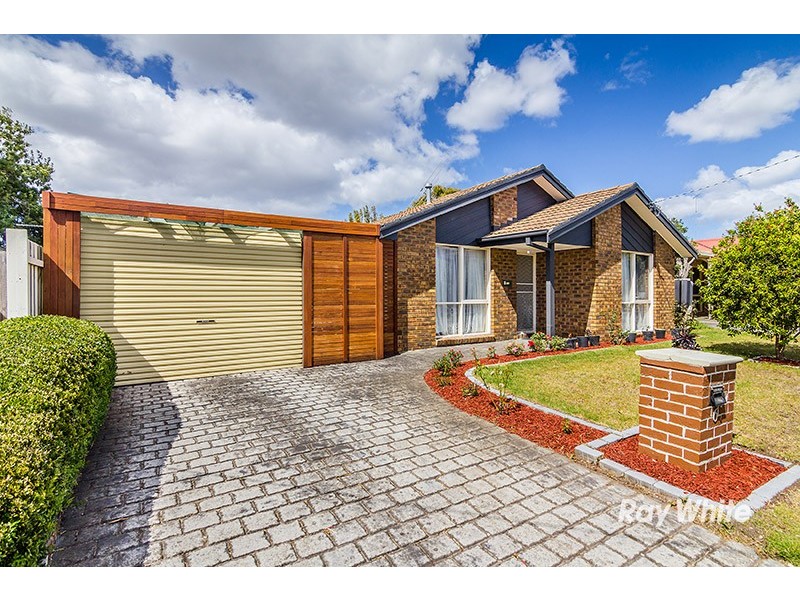 6 Jindalee Gardens, Cranbourne West VIC 3977